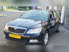 Skoda Octavia Combi - 1.2 TSI Ambition*2e eig*navi*airco*trekhaak*dealer onderhoud*nap*apk*velgen*inruil mog