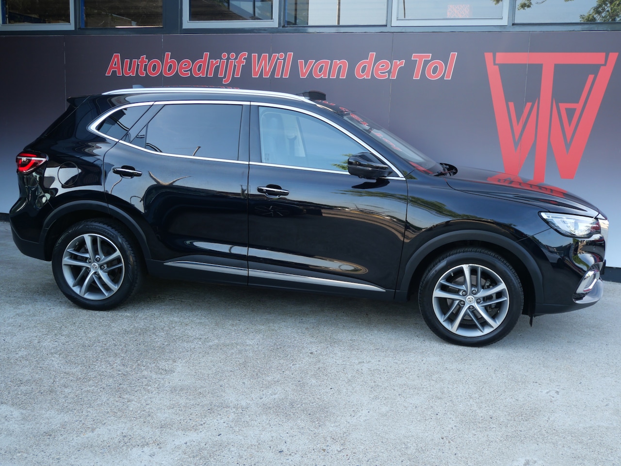 MG EHS - 1.5 T-GDI PHEV LUXURY | PANORAMA | A.C.C | LEER | ALL-SEASON | CARPLAY | SOH 98%!! - AutoWereld.nl