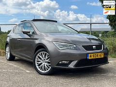 SEAT Leon - 1.4 TSI Style Panoramadak Adaptive Cruise Leer Stoelverwarming
