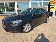 Volvo V40 - 1.6 T2 Momentum/ Navi/ Leder/ Soel verwarming/ Cruise/ NAP/ Dealer onderhouden