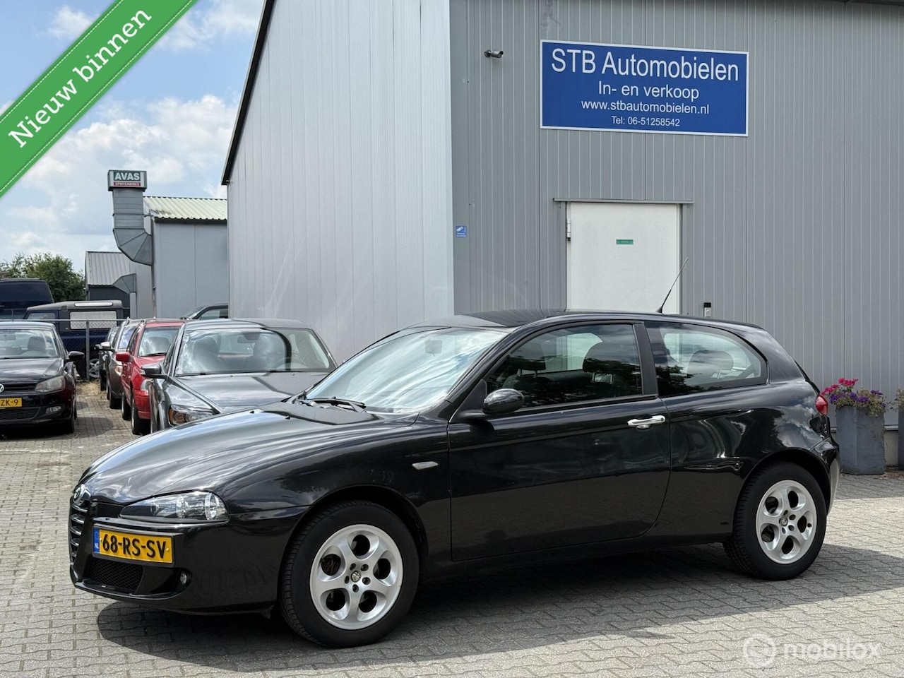 Alfa Romeo 147 - 1.6 Veloce Distinctive slechts 72.729 km - AutoWereld.nl