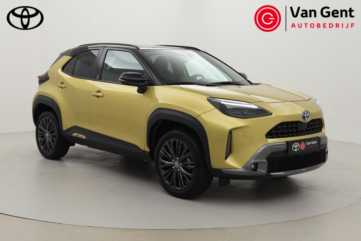 Toyota Yaris Cross - 1.5 Hybrid Adventure | Dodehoek detectie | Matrix LED | Head-up display | Apple Carplay / - AutoWereld.nl