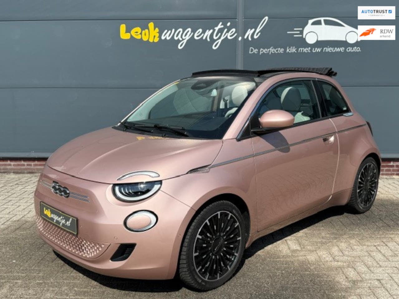Fiat 500 C - E La Prima 42 kWh Cabrio *camera *leder *stoelv. - AutoWereld.nl