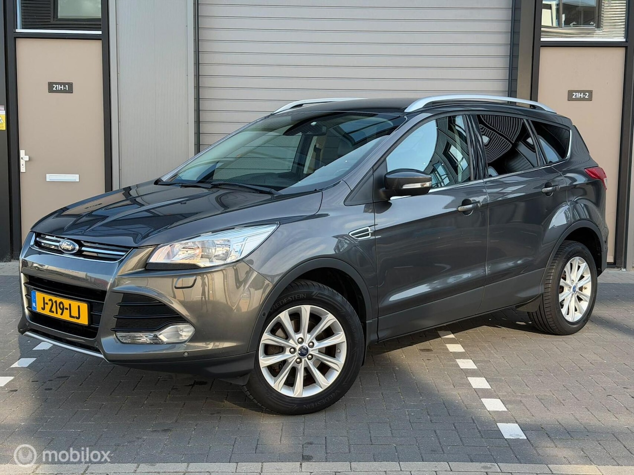 Ford Kuga - 1.5 Titanium / Trek / Camera / PDC / Elek. Klep / - AutoWereld.nl