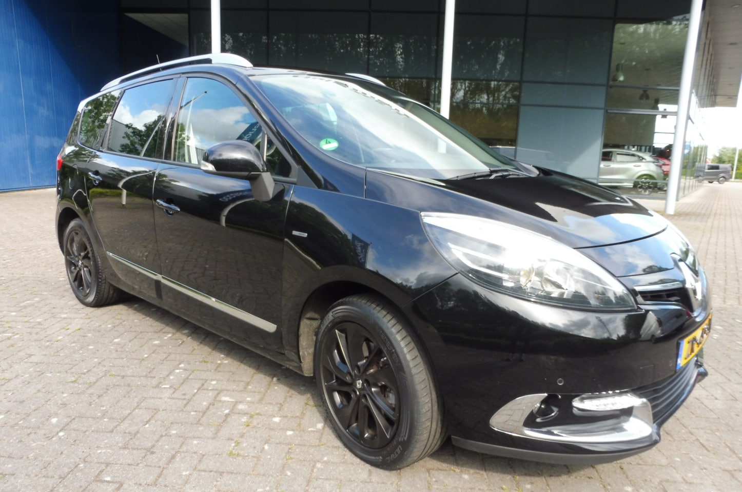 Renault Grand Scénic - 1.2 TCe Bose Trekhaak dealeronderhouden netjes - AutoWereld.nl