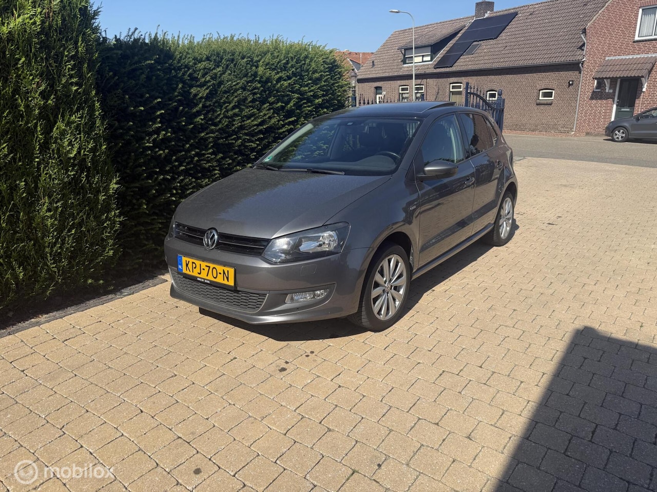 Volkswagen Polo - 1.2 MET NIEUWE DSITRUBUTIE EN PANORAMADAK - AutoWereld.nl
