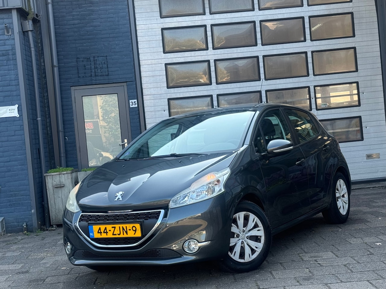 Peugeot 208 - 1.2 VTi Access | Clima | Cruise | Navi | 5-DRS - AutoWereld.nl