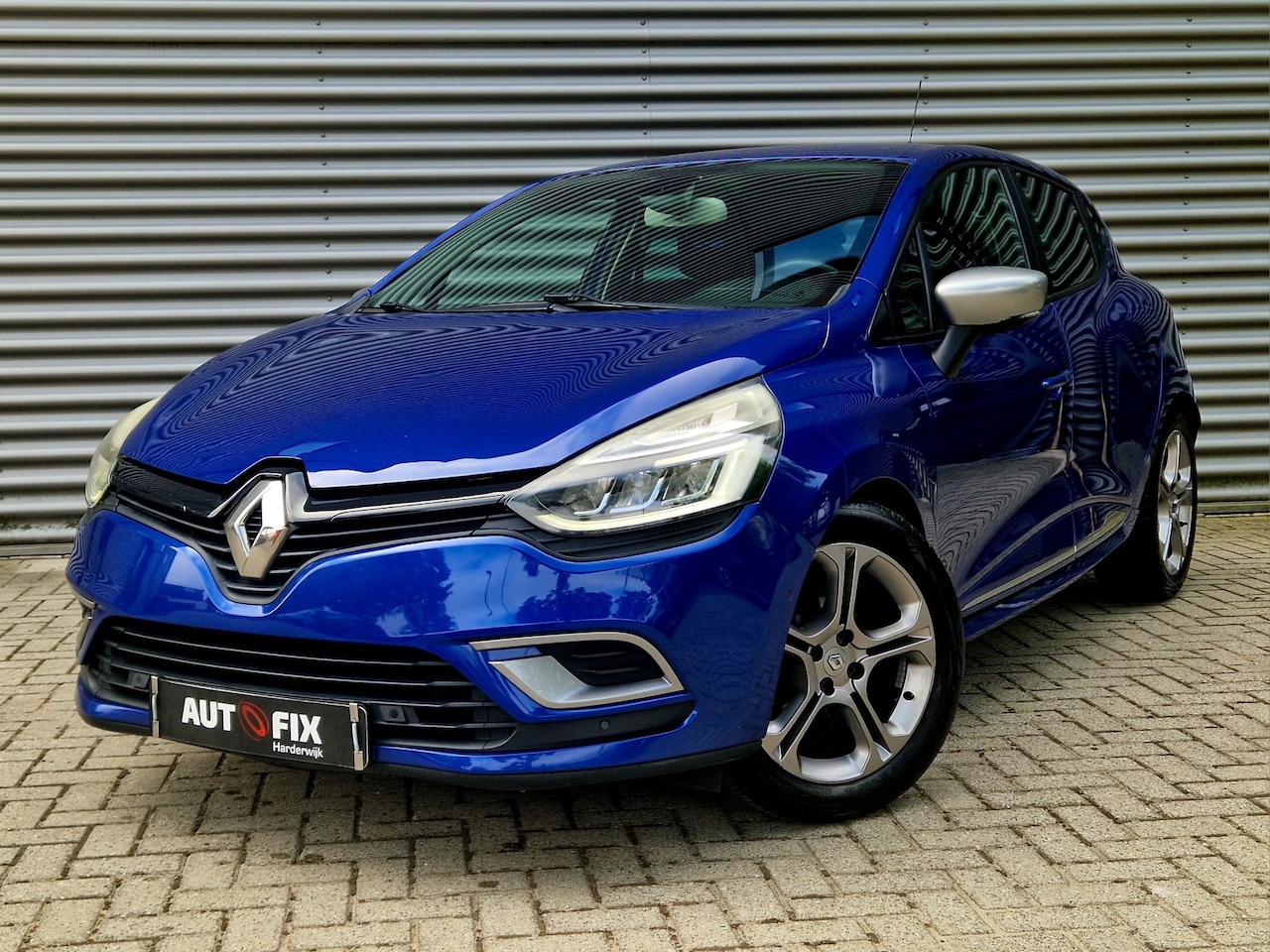 Renault Clio - 1.2 TCe Intens / GT - Line / Camera / PDC / LM velgen - AutoWereld.nl