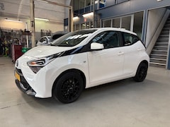 Toyota Aygo - 1.0 VVT-i 72pk 5D x-play | Apple carplay / Android auto | LM Velgen | Camera | Airco | All