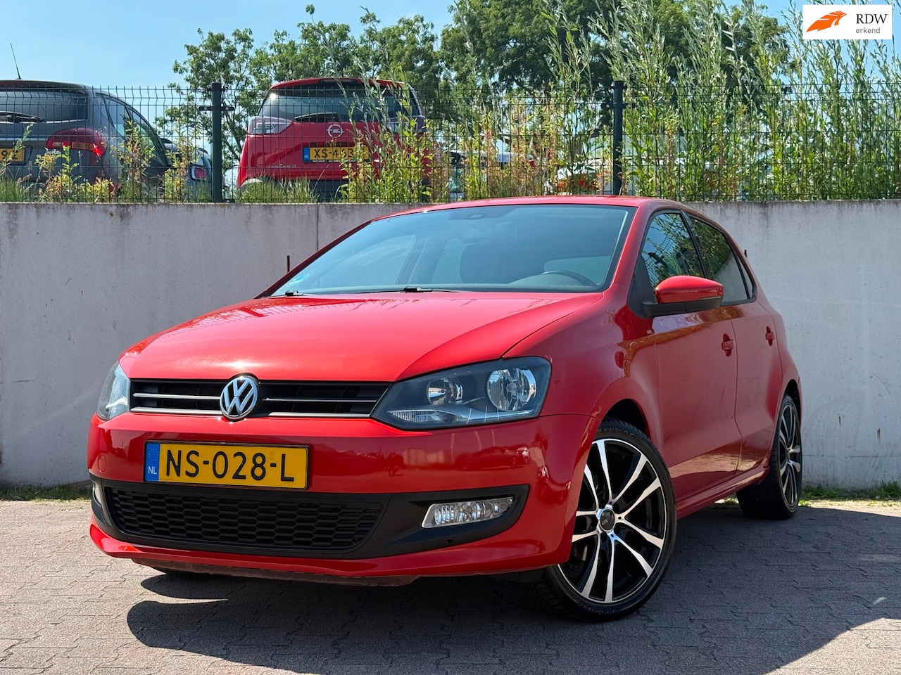 Volkswagen Polo - 1.4-16V Highline/AUTOMAAT/LEDER/NAVI/PDC/CRUISE/CLIMA/APK 04-2027/STOEL VERWARMING/ - AutoWereld.nl