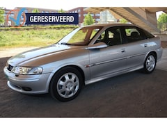 Opel Vectra - 1.8-16V CDX Hatchback UNIEK 1e eigenaar 12.505 km origineel