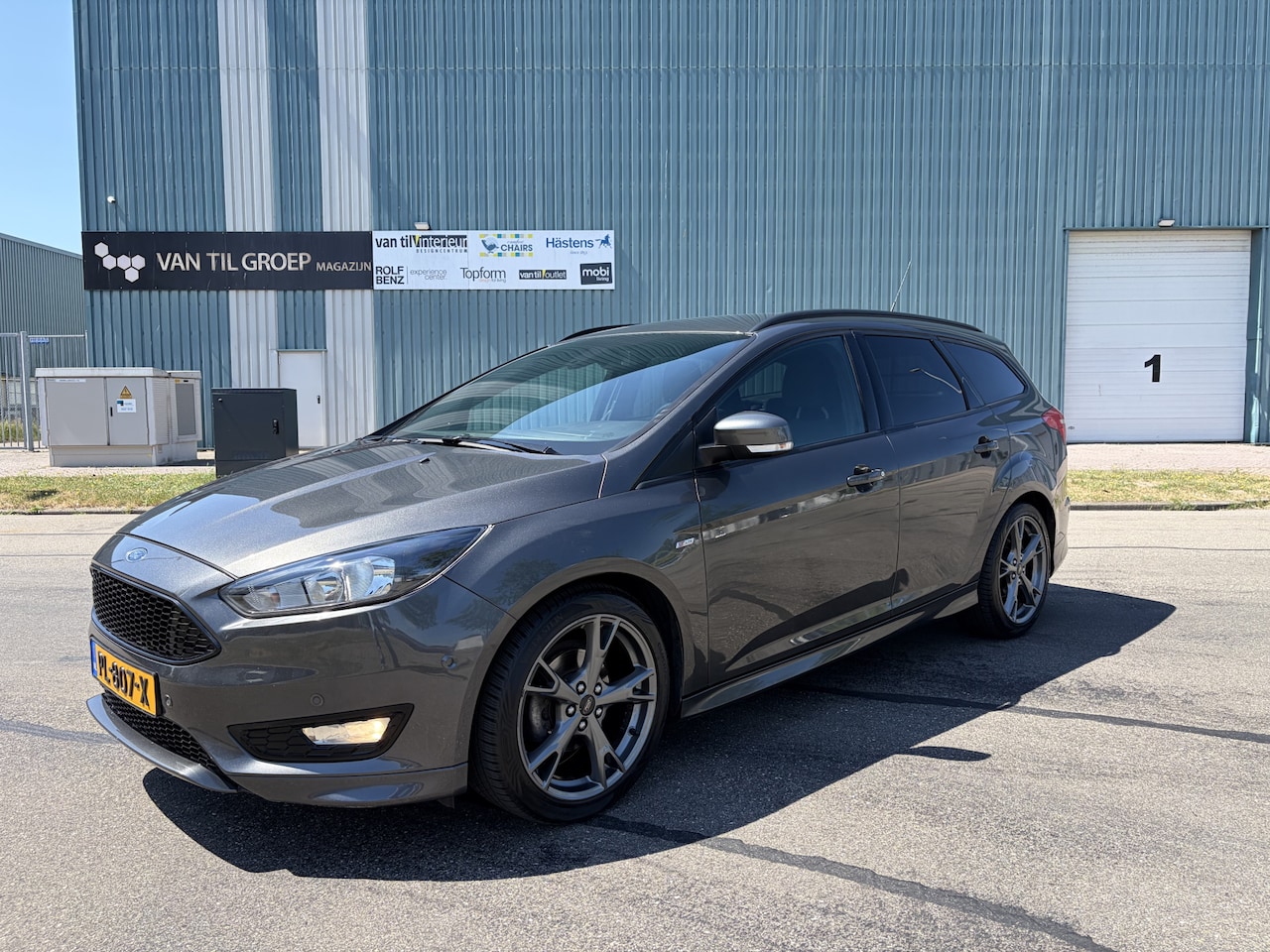 Ford Focus Wagon - 1.0i Eco-Boost ST-Line 6-Bak 126 PK. Prachtige en goed onderhouden auto !!! Alle keuringen - AutoWereld.nl