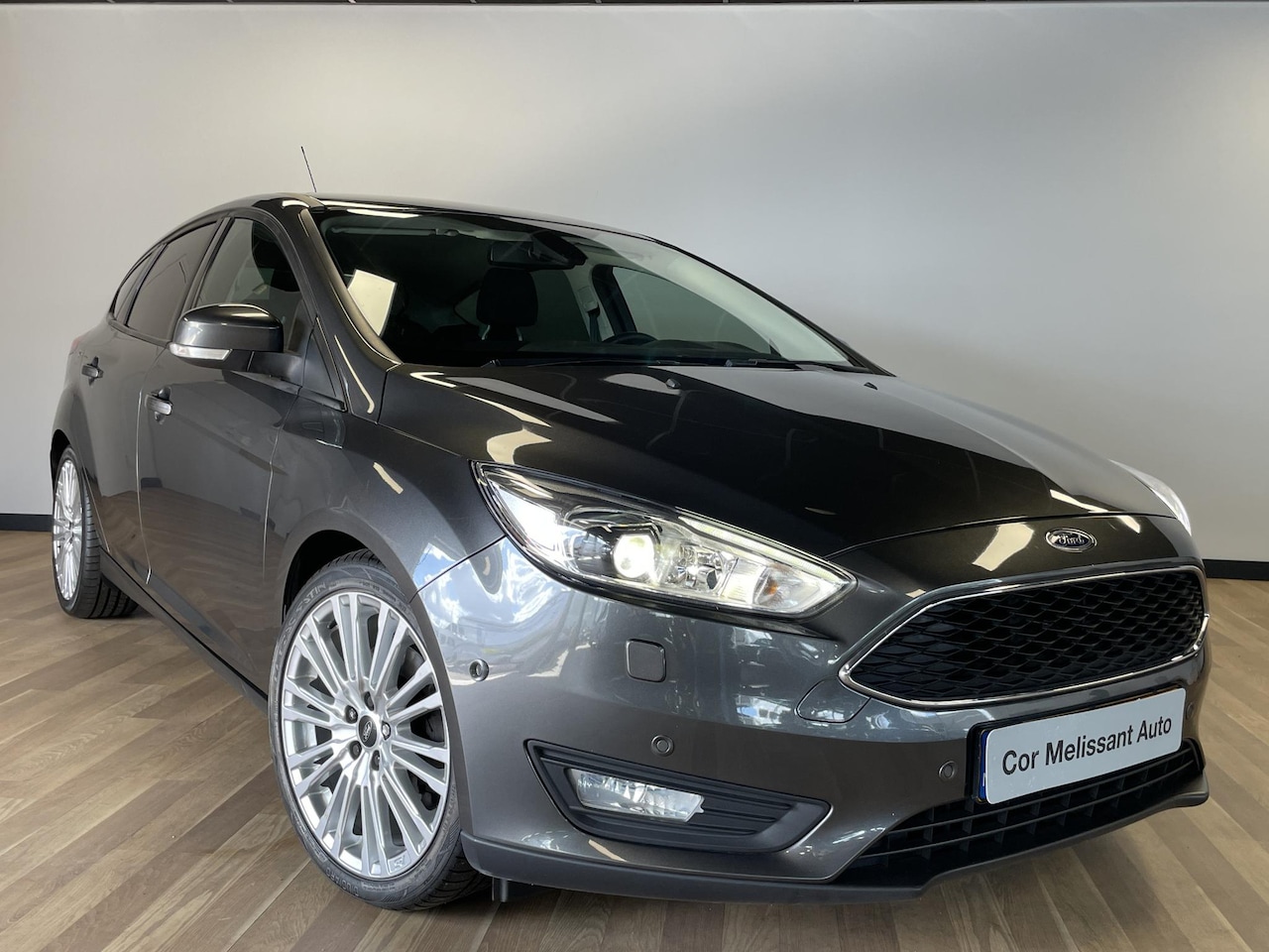 Ford Focus - 1.5 Titanium Edition AUTOMAAT/ PARKEERHULP/CRUISE CONTROL - AutoWereld.nl