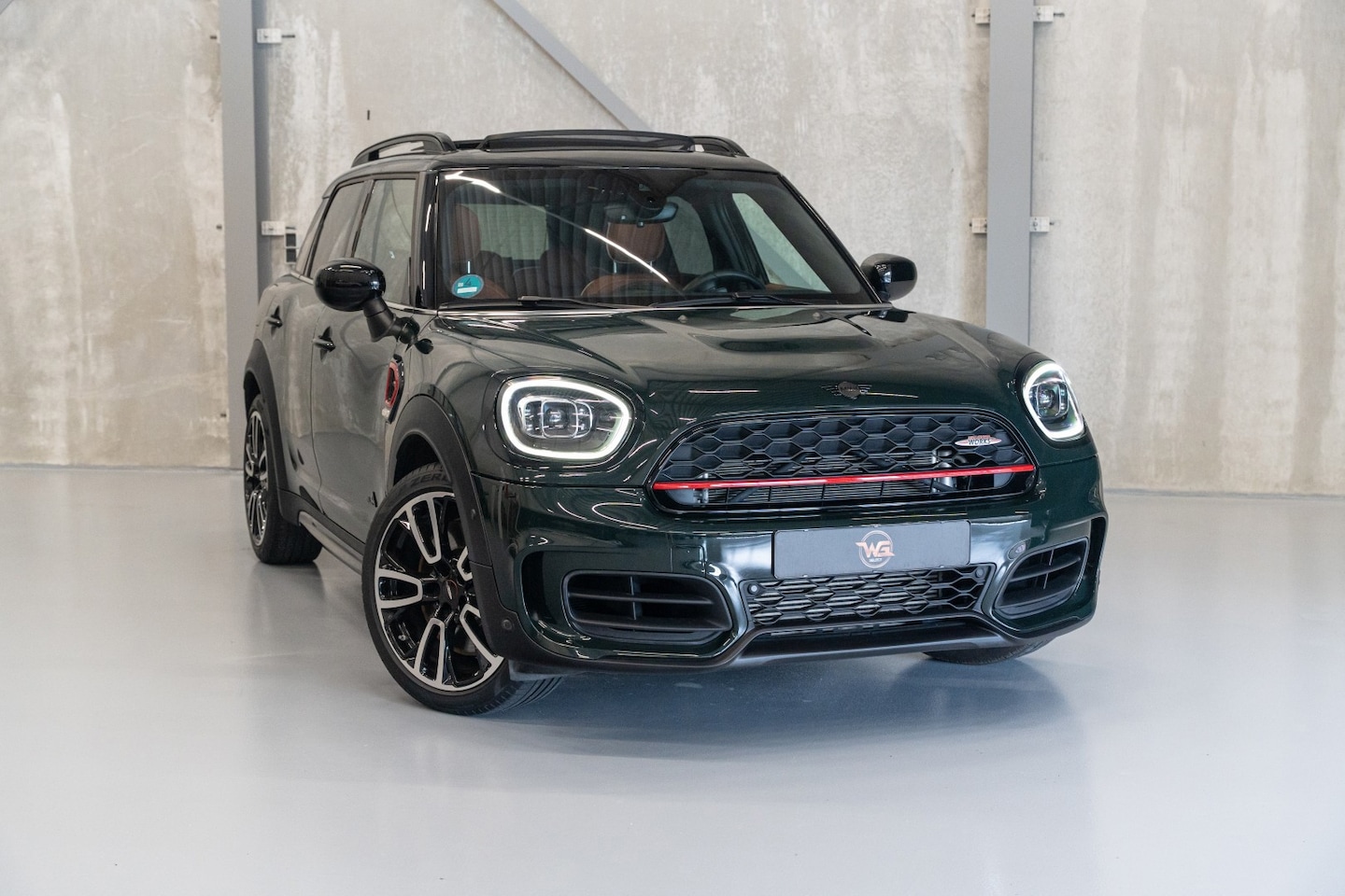 MINI Countryman - 2.0 John Cooper Works ALL4 | Head up | Memory | Vol Leder | Pano | Rebel Green - AutoWereld.nl