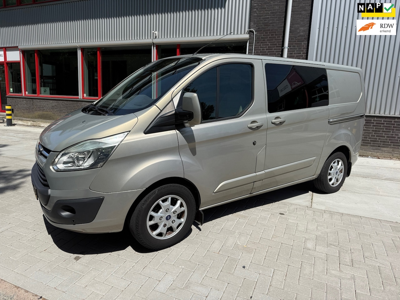Ford Transit Custom - 270 2.2 TDCI L1H1 Limited DUBBEL CABINE - AutoWereld.nl