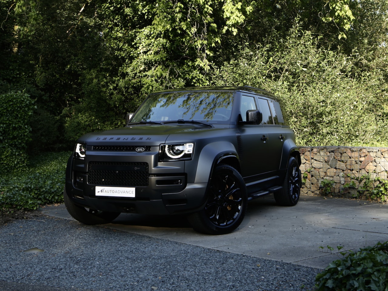 Land Rover Defender 110 - 4.4 P635 Octa Edition One 4.4 P635 Octa Edition One - AutoWereld.nl