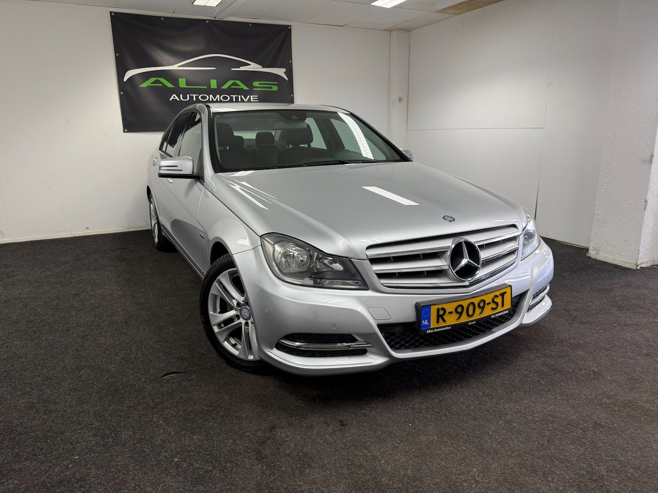 Mercedes-Benz C-klasse - 180 Business Class Avantgarde - Automaat - Led - Navi - APK 2027 - AutoWereld.nl