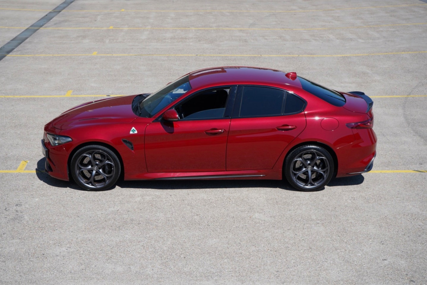 Alfa Romeo Giulia - 2.9 V6 Quadrifoglio Rosso Competizione - AutoWereld.nl