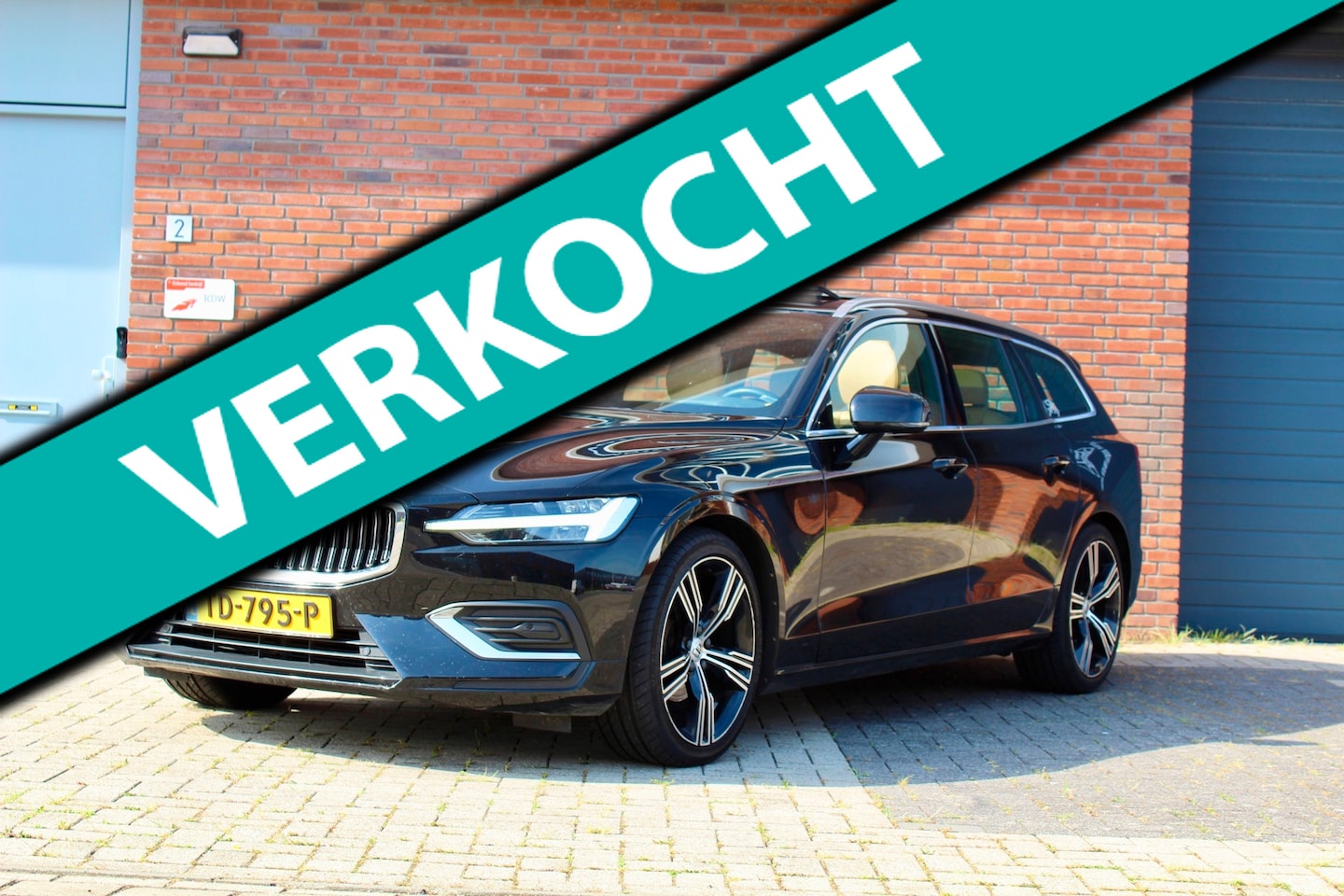 Volvo V60 - 2.0 D4 Inscription | FULL OPTION | PANO 360 H&K - AutoWereld.nl