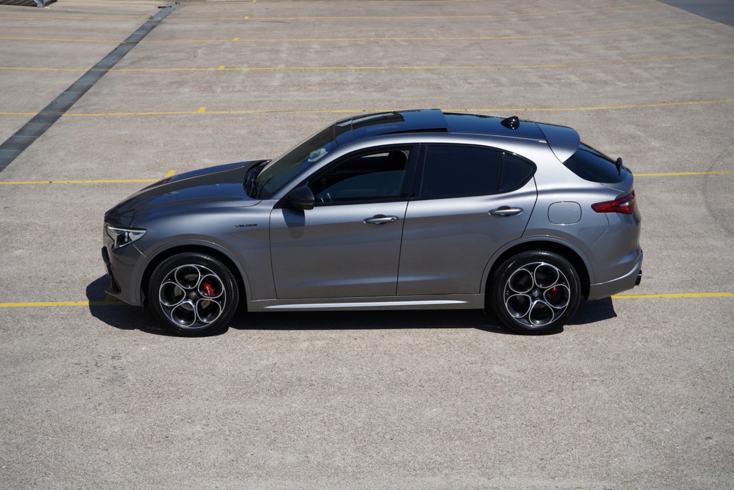 Alfa Romeo Stelvio - 2.0 T AWD Veloce Q4 Skywindow - AutoWereld.nl