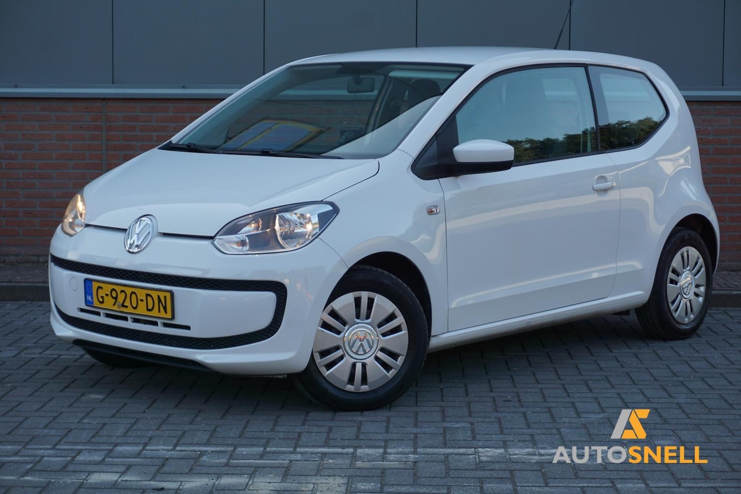 Volkswagen Up! - 1.0 high up! BlueMotion Navi Airco Bluetooth - AutoWereld.nl