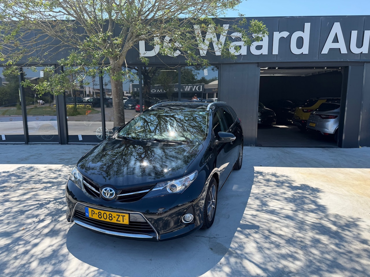 Toyota Auris Touring Sports - 1.8 Hybrid Aspiration/ airco/ Stoel verwarming/ Parkeerhulp voor en achter/ 12 maanden gar - AutoWereld.nl