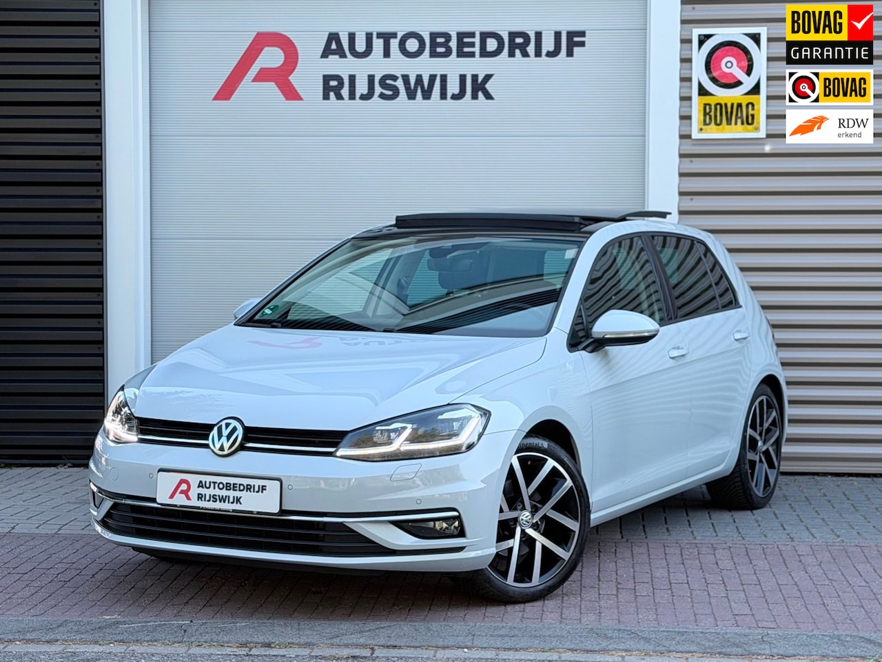 Volkswagen Golf - 1.4 TSI Highline Business R Pano/Virtual/AppleCar - AutoWereld.nl