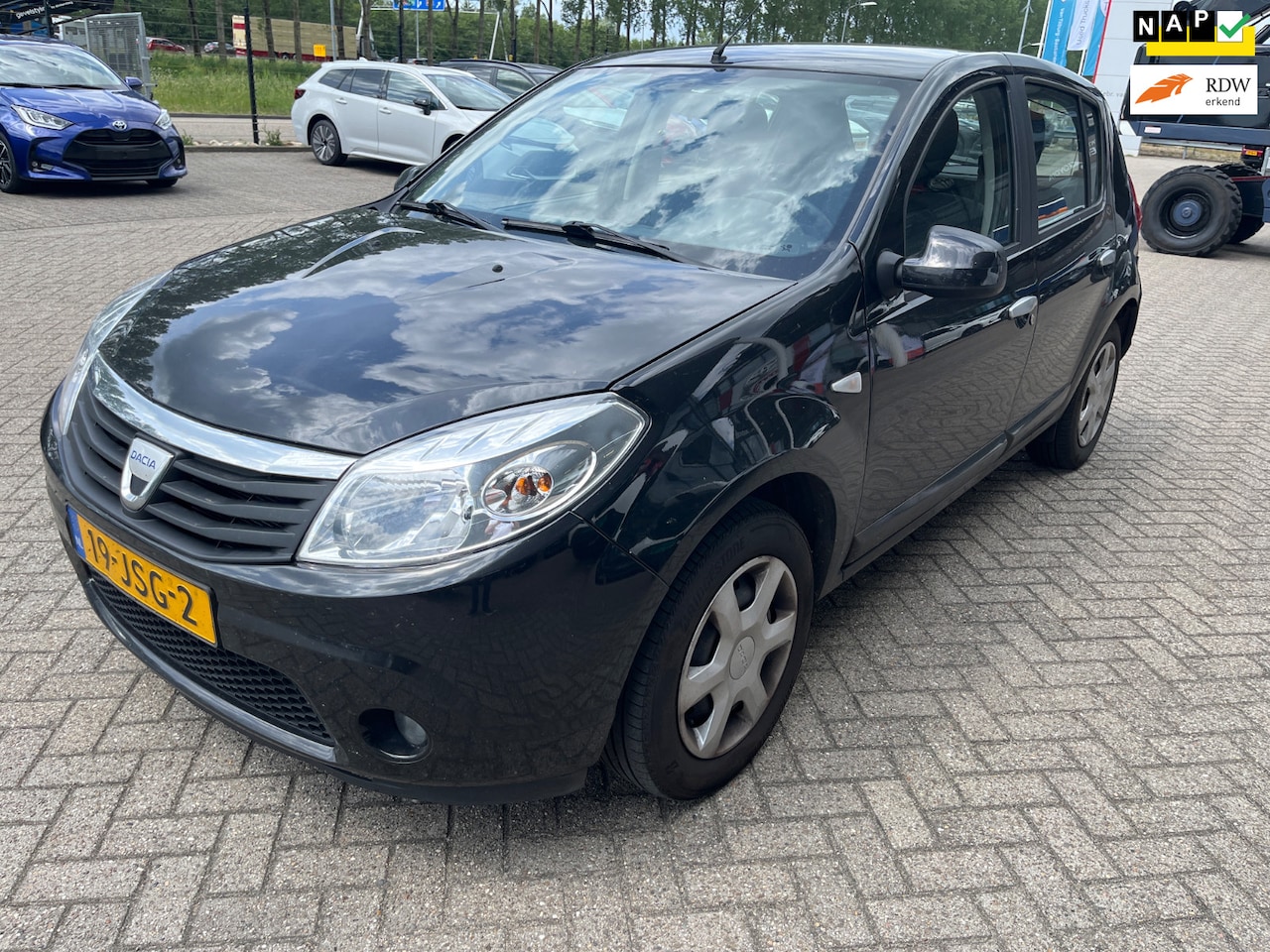 Dacia Sandero - 1.2 Lauréate RIJDGOED/AIRCO/NLAUTO!/APK - AutoWereld.nl