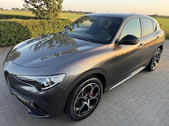 Alfa Romeo Stelvio - 2.0 T AWD Veloce Panorama dak - Grigio Vesuvio - Veloce stoelen