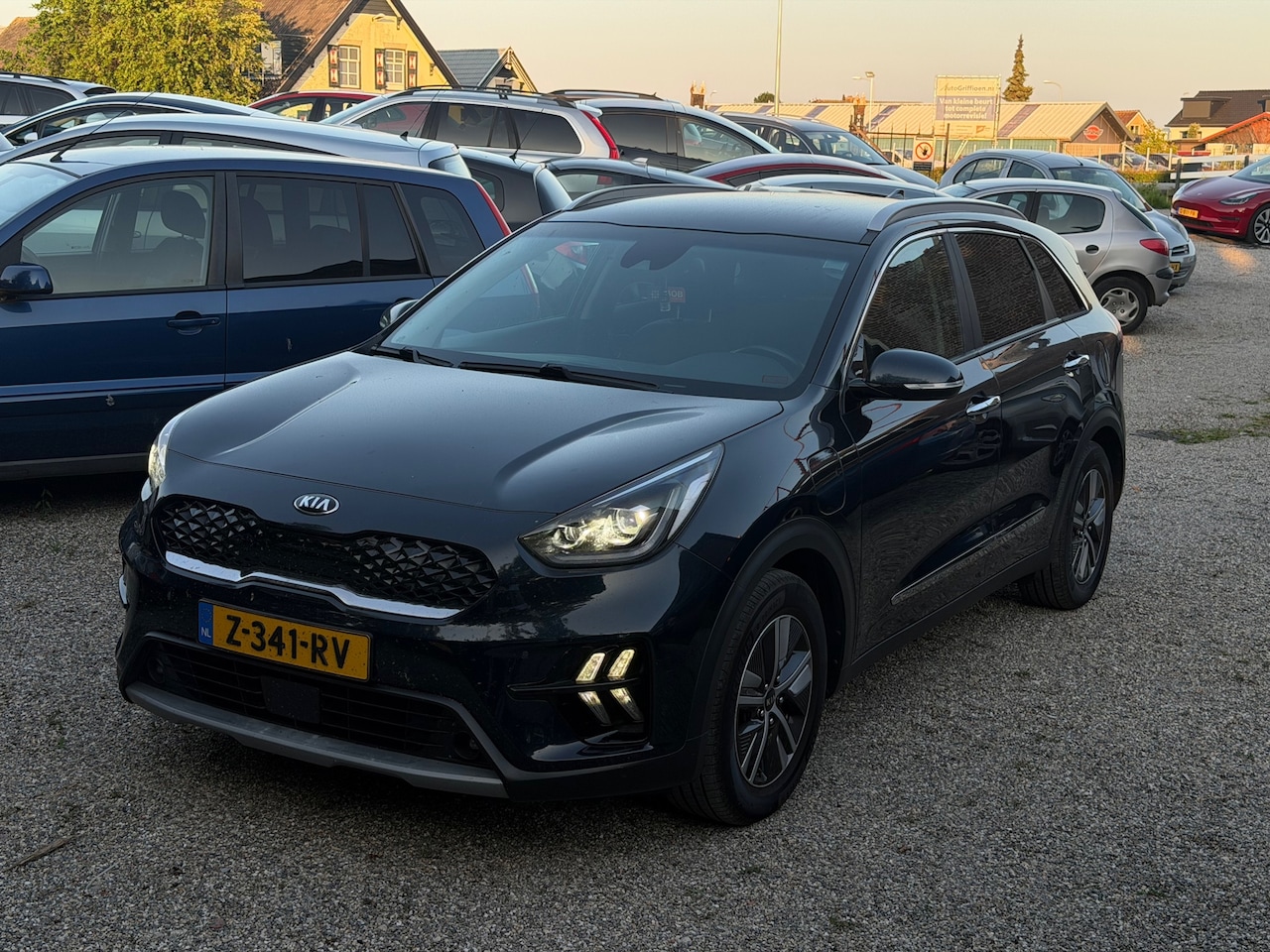 Kia Niro - 1.6 GDi PHEV DynamicPlusLine Leer Memory ACC Lane Assist StoelKoeling Verwarming Trekhaak - AutoWereld.nl