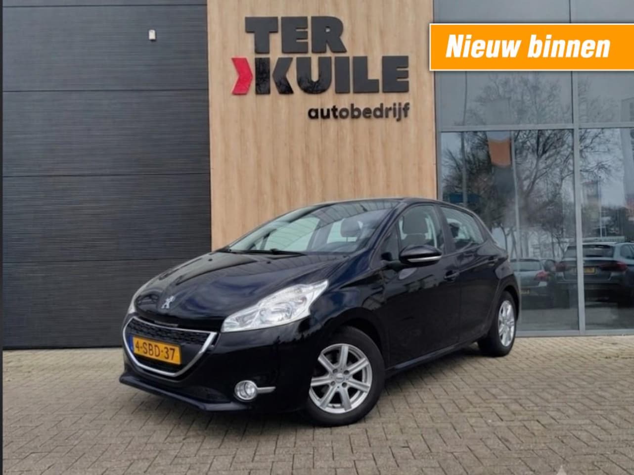 Peugeot 208 - 1.2 VTI ENVY 2013 1e Eigen. lm-velgen A/C - AutoWereld.nl