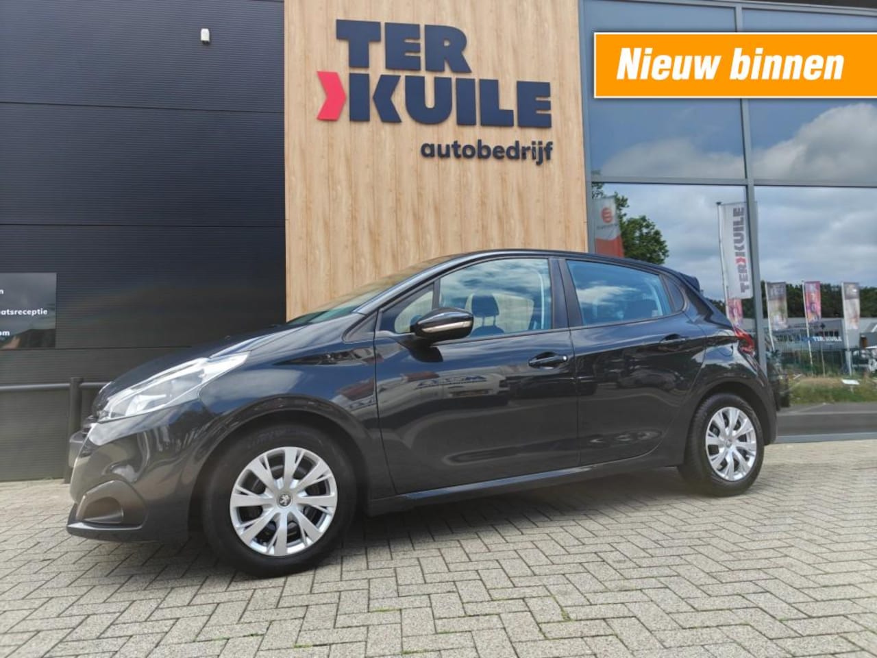 Peugeot 208 - 1.2 82 Vti ACTIVE 2017 NAP AIRCO Face 2! - AutoWereld.nl