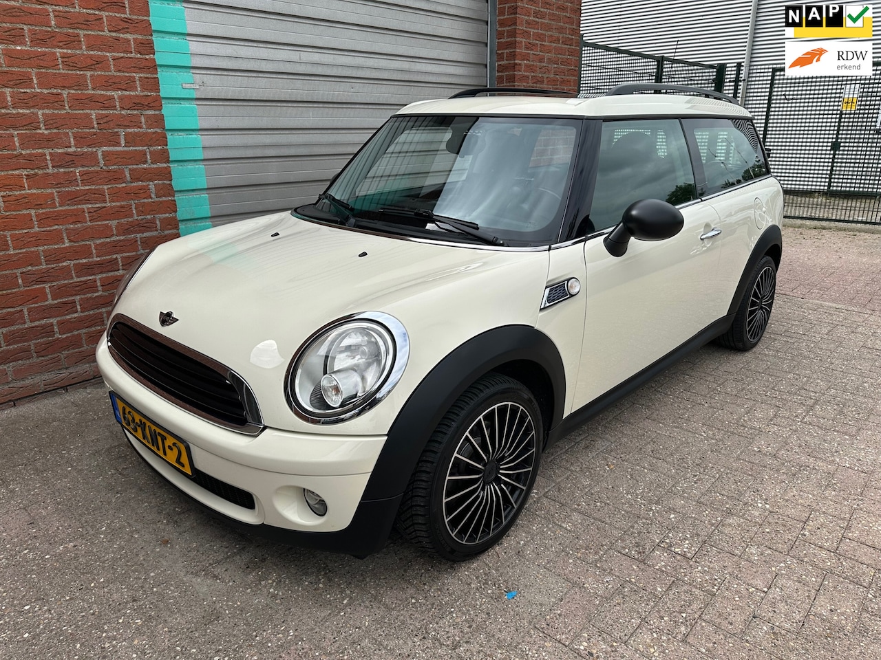 MINI Clubman - 1.4 One Anniversary MK II Airco! Bj:2010 NAP! - AutoWereld.nl