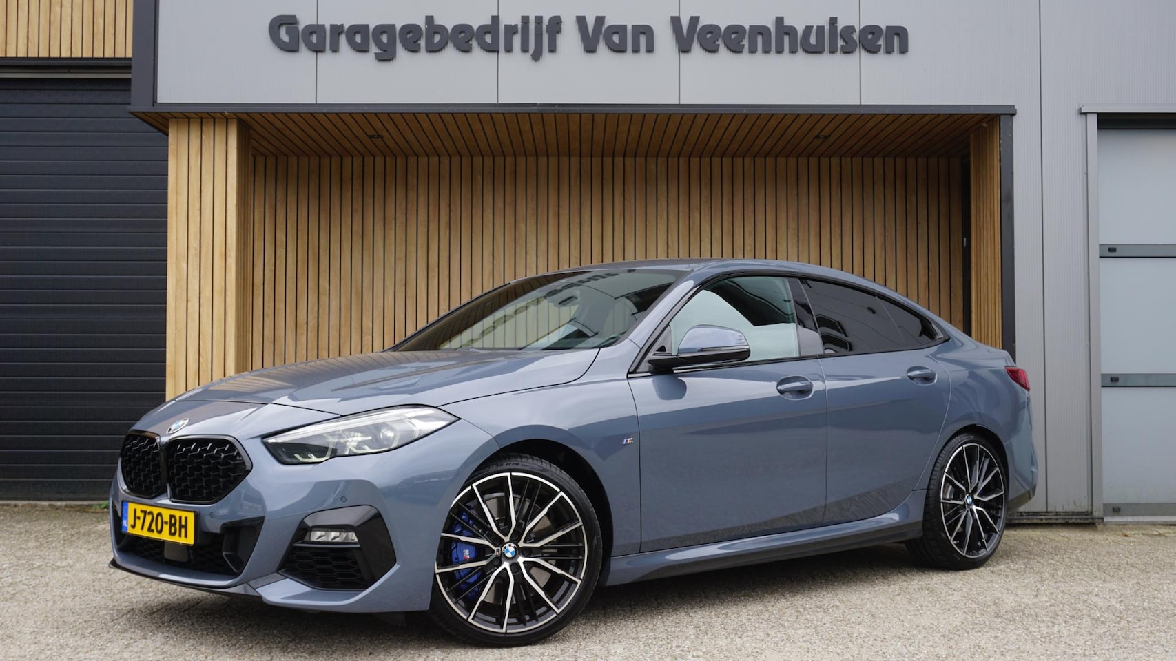 BMW 2-serie Gran Coupé - 218i 140pk M-sport Shadow Line Schaalstoelen Leder LED 19 inch LM *M-Blue Brakes* Trekhaak - AutoWereld.nl