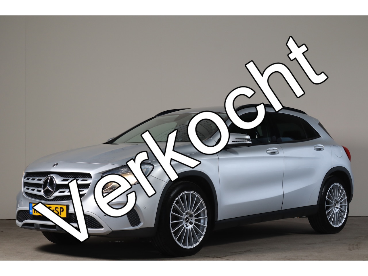 Mercedes-Benz GLA-Klasse - 180 Business Stoelverw I Parkeersensoren V+A I Cruise - AutoWereld.nl