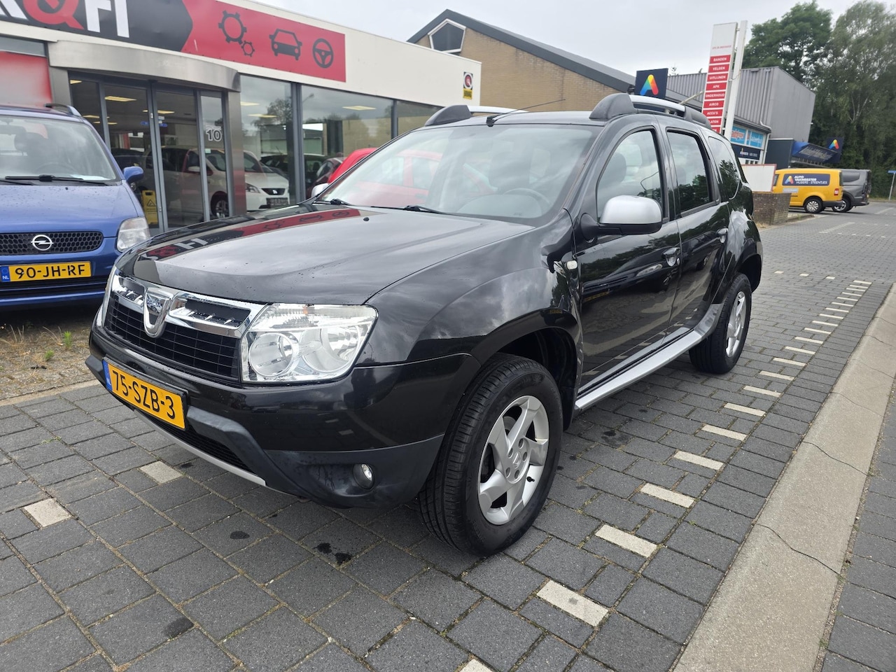 Dacia Duster - 1.6 Aniversare 2wd airco, elektrische ramen, trekhaak enz - AutoWereld.nl