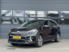 Kia e-Niro - EXECUTIVELINE 64 KWH (100% SOH) I WARMTEPOMP I SCHUIF/KANTELDAK I STOELVERWARMING I ALL-IN