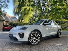 Porsche Macan - 4 100 kWh Panorama Luchtvering Matrix Passenger Display