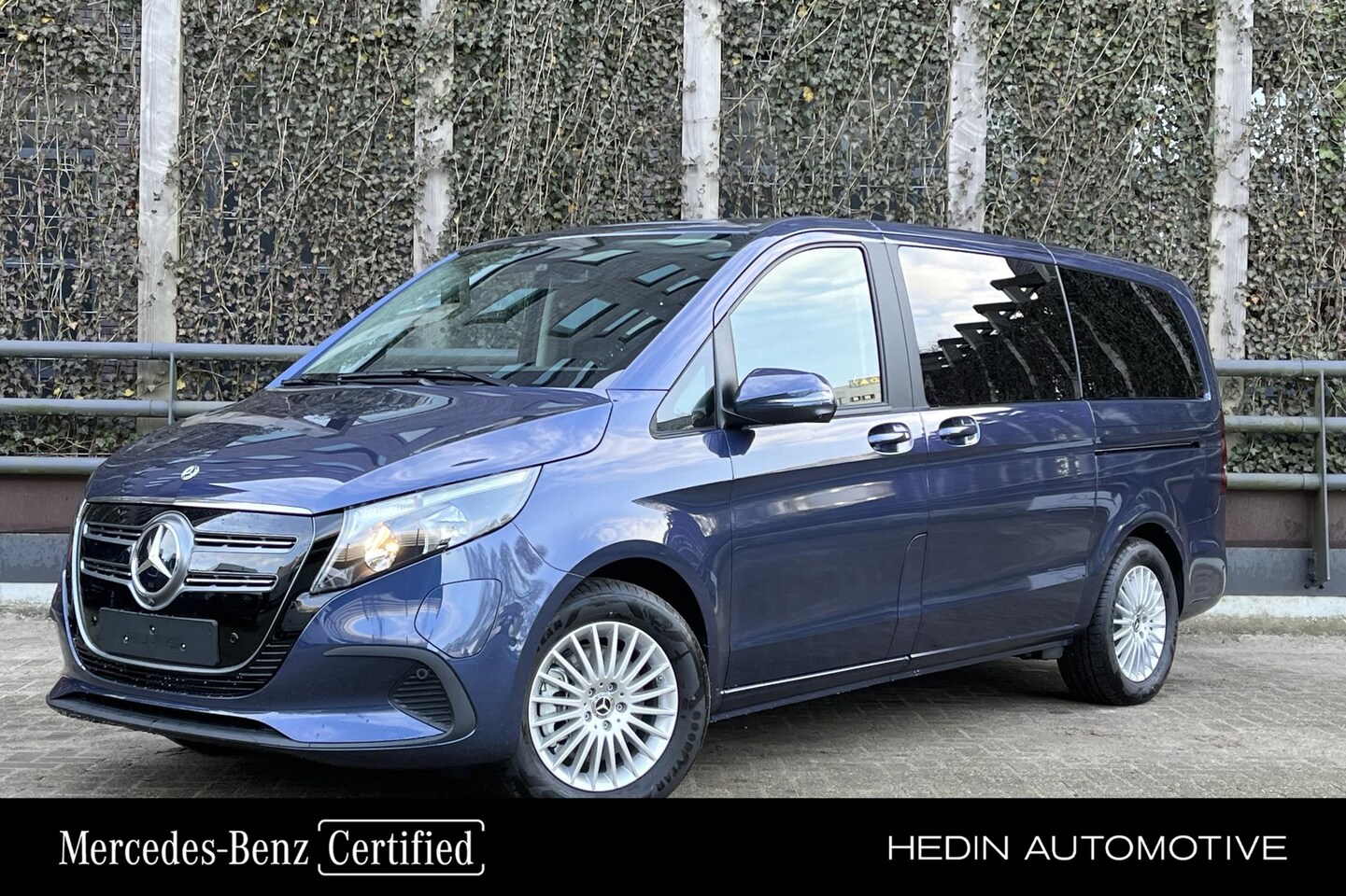 Mercedes-Benz EQV - 300 L2 | Easy Pack Pakket | Burmester Audio | Parkeerpakket met 360°-camera | Smartphone I - AutoWereld.nl