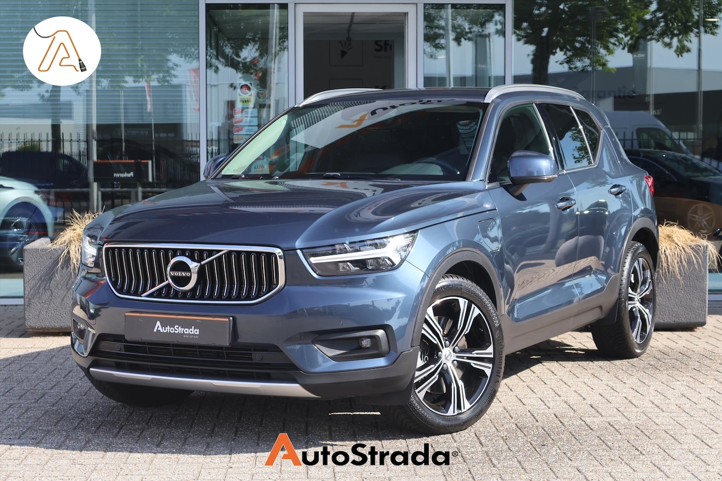 Volvo XC40 - T4 Recharge Inscription 211pk SoH 92% | Leder | Virtual | Climate | Camera | Cruise | Keyl - AutoWereld.nl