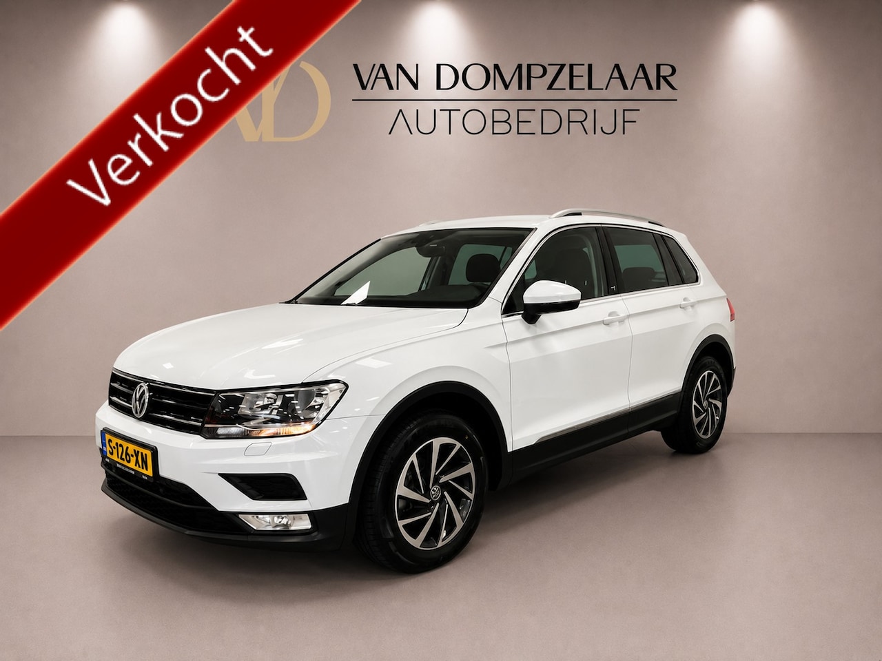 Volkswagen Tiguan - 1.4 TSI ACT / AUTOMAAT / 150PK / SOUND Comf Busi / NAVI / PDC V en A / 18OOKG Trekg. / - AutoWereld.nl