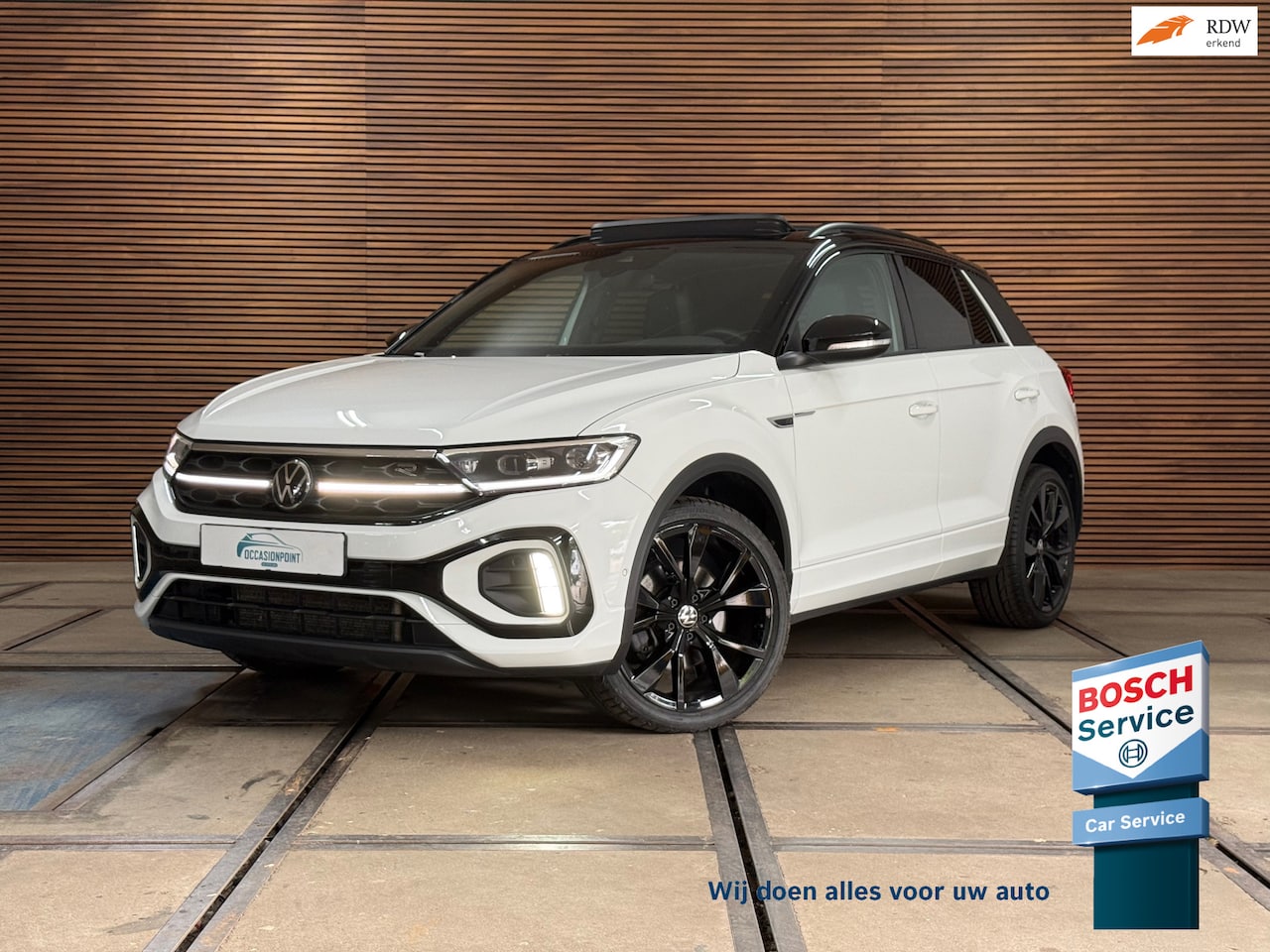 Volkswagen T-Roc - 1.5 TSI R-Line Black Style | Panorama|IQ.Light|ACC|Discover Pro|Beats | Trekhaak | Camera - AutoWereld.nl