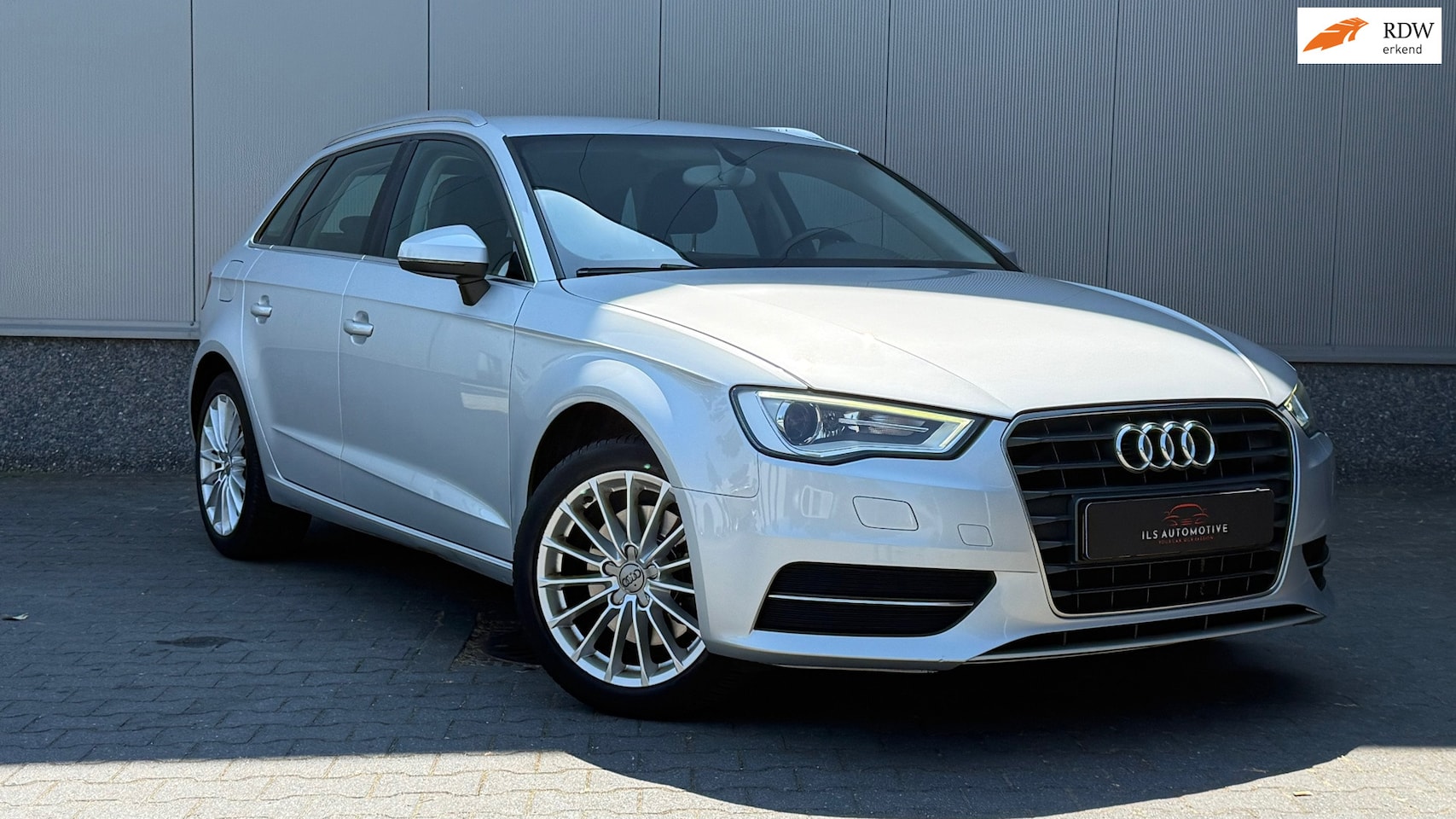 Audi A3 Sportback - 1.8 TFSI Attraction 1.8 TFSI Attraction - AutoWereld.nl