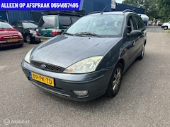 Ford Focus Wagon - 1.6-16V Futura ECC LEDER