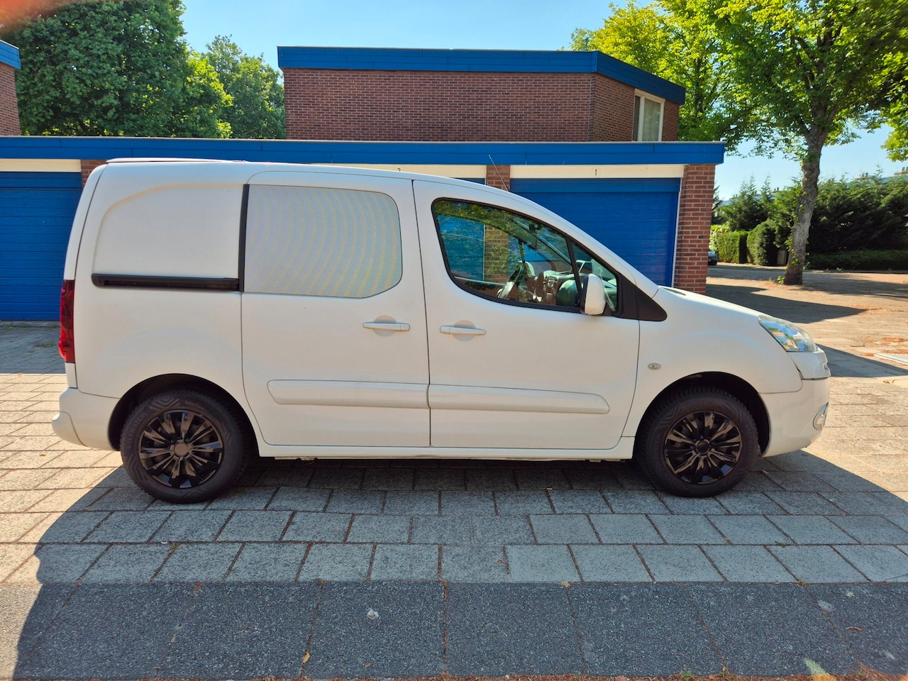 Peugeot Partner - 120 1.6 e-HDI Airco Navteq Cruise 3pers NAP - AutoWereld.nl