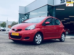 Toyota Aygo - 1.0-12V Aspiration Red, Airco, 5 Deurs, NAP, Nieuw APK