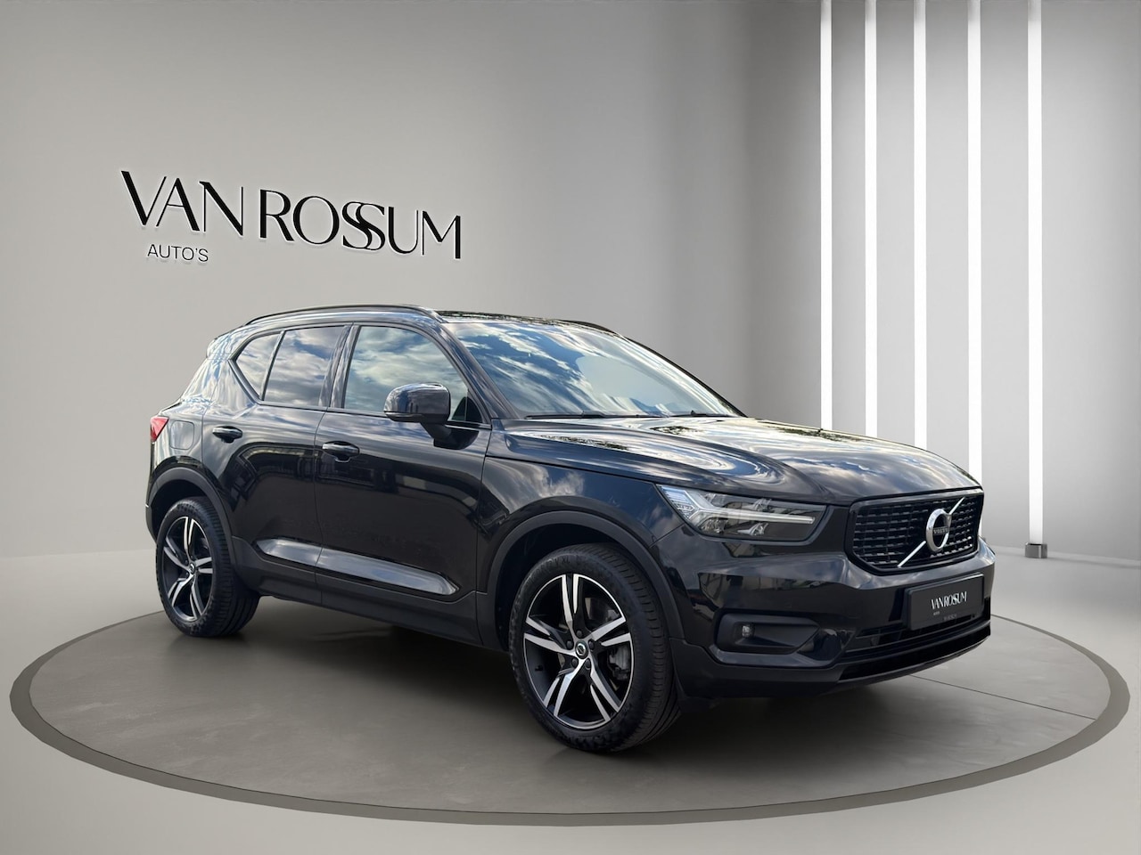 Volvo XC40 - 1.5 T4 Recharge R-Design H&K Camera ACC Blis - AutoWereld.nl