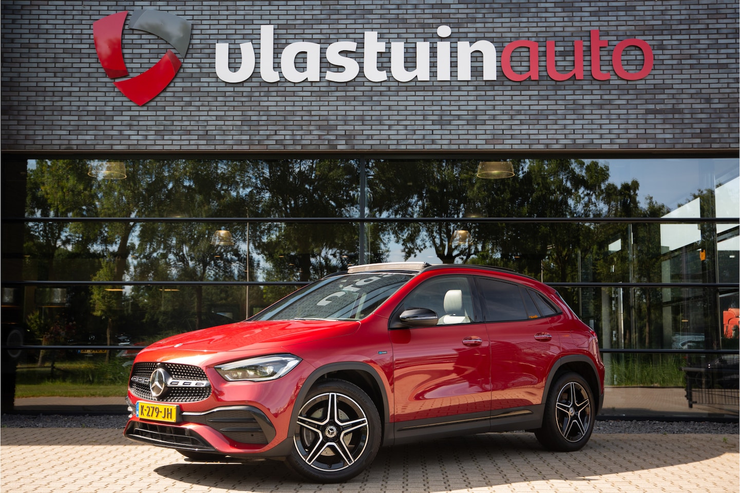 Mercedes-Benz GLA-Klasse - 250 e Business Solution AMG Limited 250 e Business Solution AMG Limited , Panoramadak, Trekhaak, Sfeerverlichting, - AutoWereld.nl