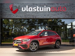 Mercedes-Benz GLA-Klasse - 250 e Business Solution AMG Limited , Panoramadak, Trekhaak, Sfeerverlichting,