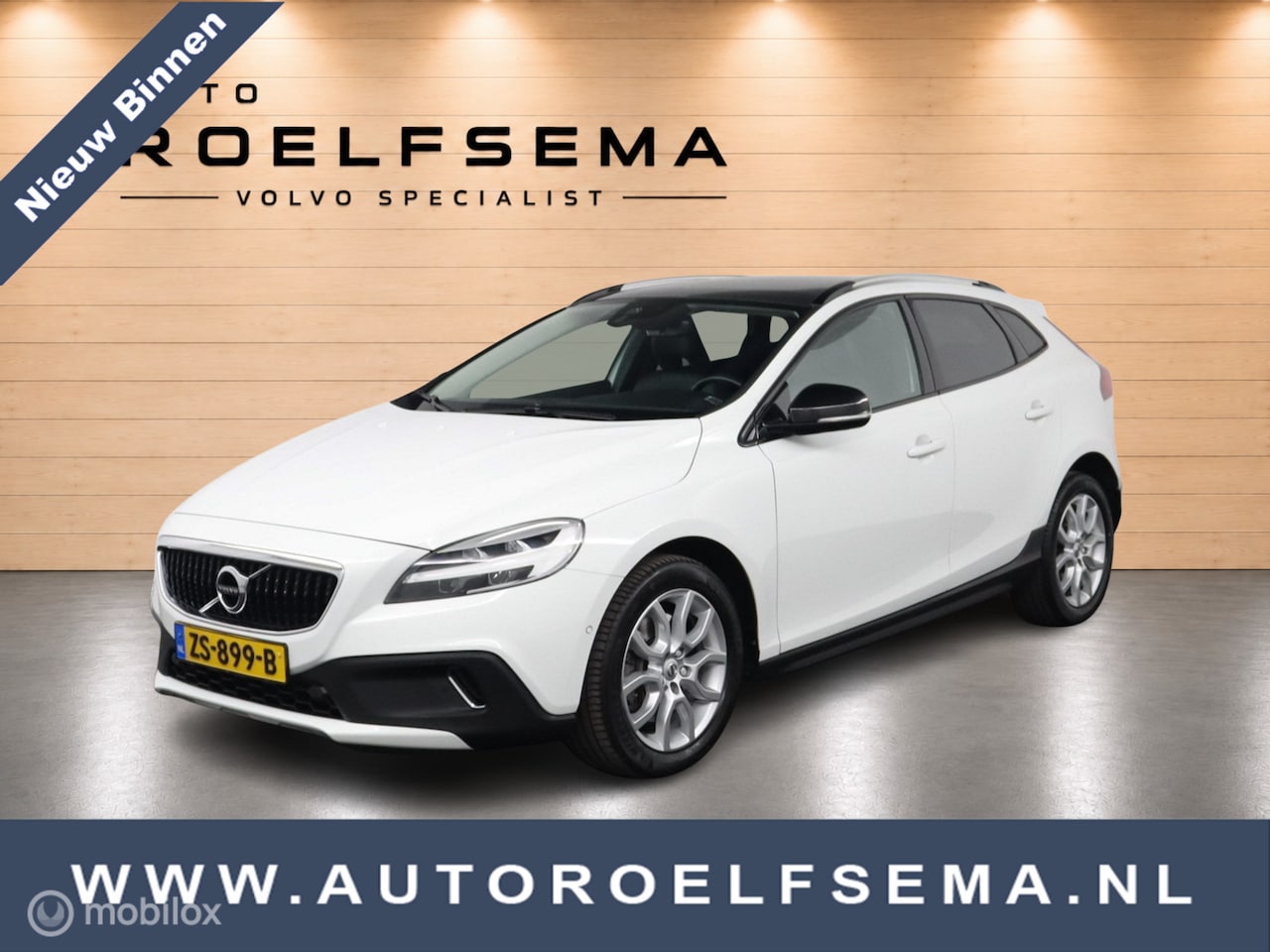 Volvo V40 Cross Country - 1.5 T3 Polar+ Luxury | Panoaramdak | Keyless | Verwarmbare voorstoelen | Lederen bekleding - AutoWereld.nl